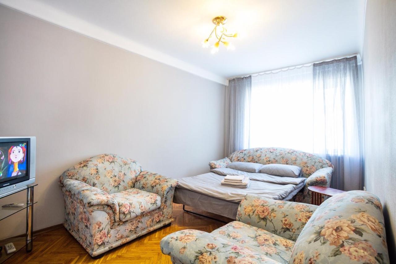 Apartment Near Metro Pecherskaya Kyiv Exterior photo