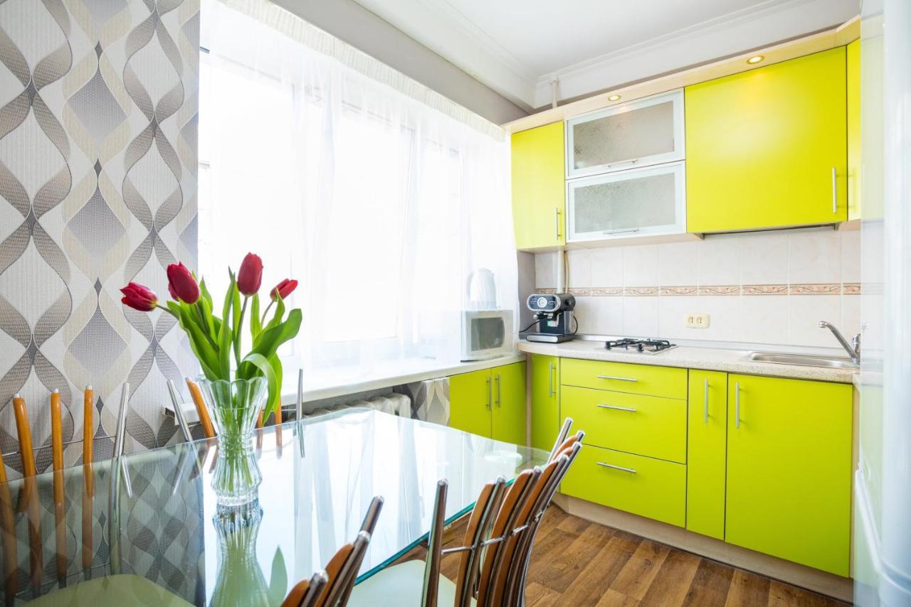 Apartment Near Metro Pecherskaya Kyiv Exterior photo